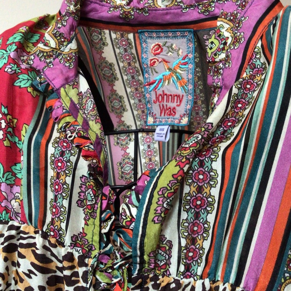 JOHNNY WAS 100% SILK PATCH FINN SILK TOP XXS but relaxed fit, fits a Medium - Picture 6 of 12